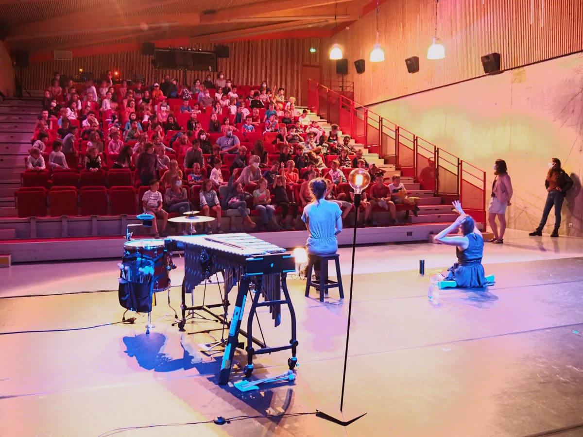 Médiation culturelle avec les artistes